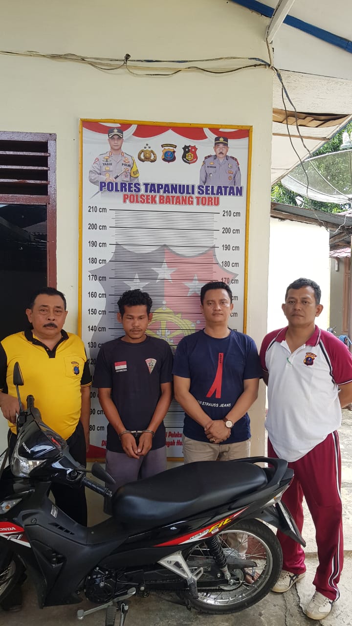 Warga Rianiate bongkar rumah Curi Motor untuk Kebutuhan Hidup