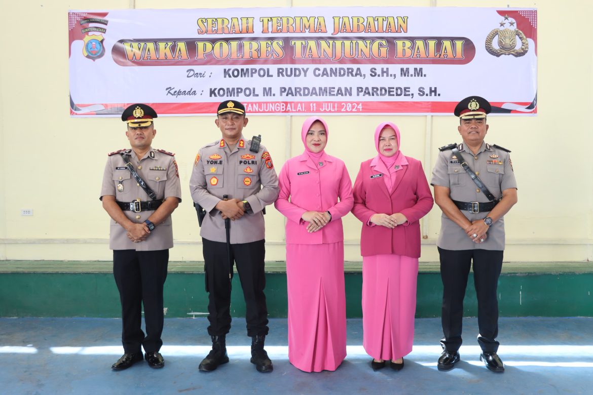 Kapolres T.Balai Pimpin Upacara Serah Terima jabatan Waka Polres