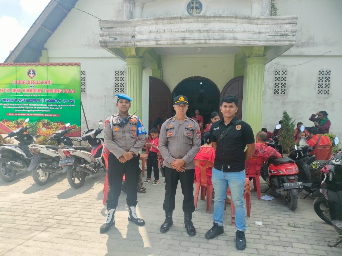 Polres T.Balai Turunkan Personel Amankan Ibadah Minggu Pastikan Kondusif Di gereja