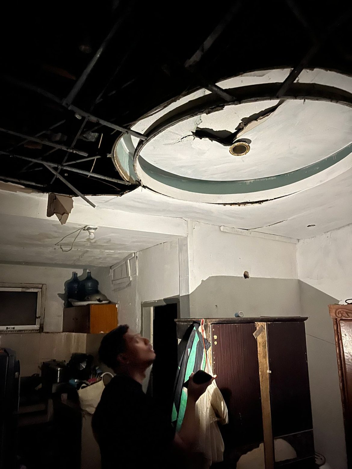 Camat Siantar Martoba Lngsung Kunjungi 14 rumah Terdampak Akibat Hujan Deras Disertai Angin Kencang.