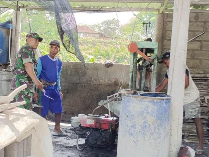 Babinsa Nogosari Sambangi Pelaku UMKM Desa Pulutan