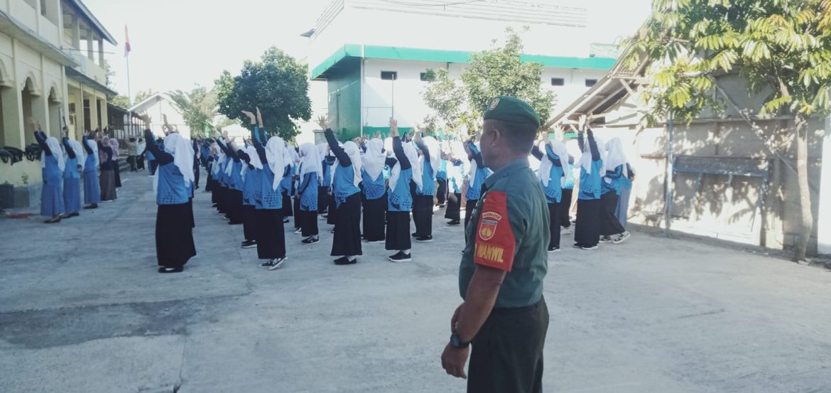 Babinsa Andong Bekali Materi Bela Negara Siswa Sekolah