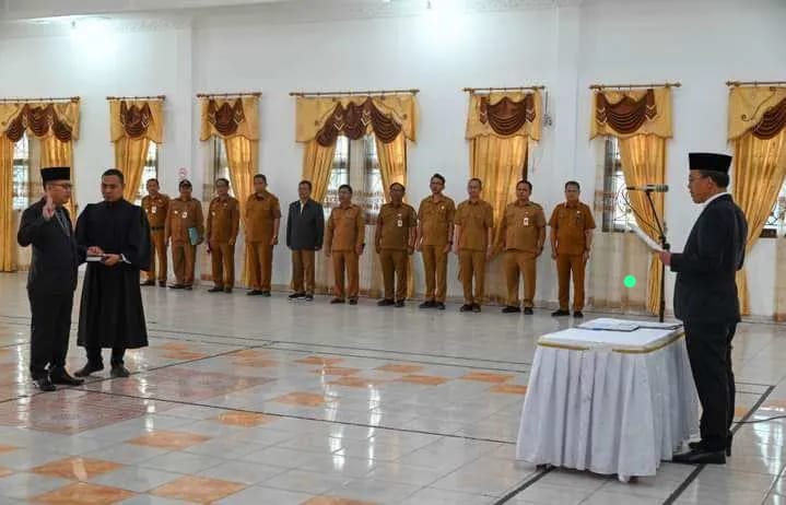 Christison Marbun Dilantik Jadi Sekda Humbang Hasundutan