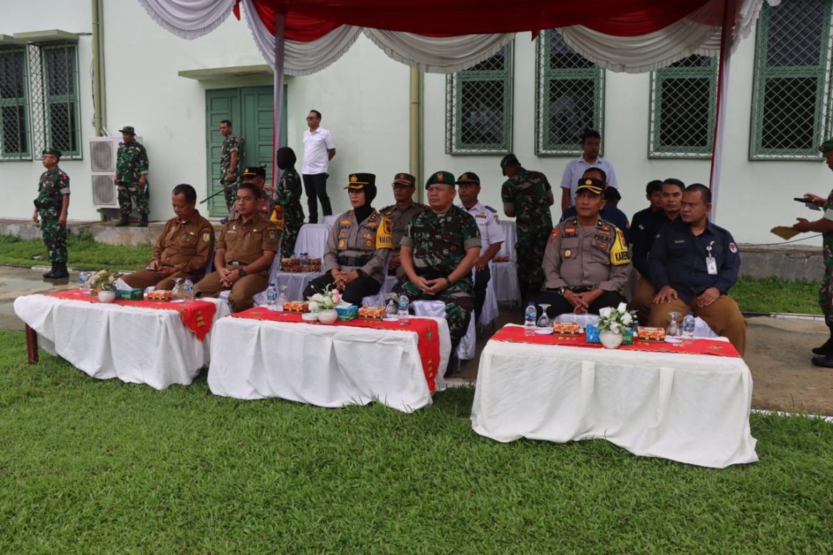 Polresta Deli Serdang Hadiri Apel Gelar Pasukan TNI Jelang Pilkada Serentak 2024 di Kodim 0204/DS”.