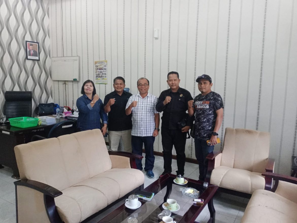 Kunjungan Silaturahmi Redaksi indonesia-monitoring.com Dengan Manager Kebun Silau Dunia.