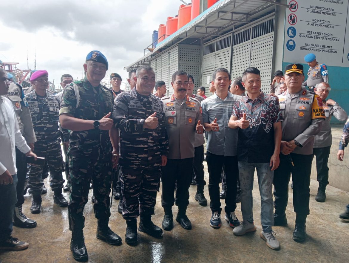 Wakapolri Komjen Agus Andrianto Kunjungan Kerja ke Pelabuhan Belawan didampingi Kapoldasu Irjen Whisnu