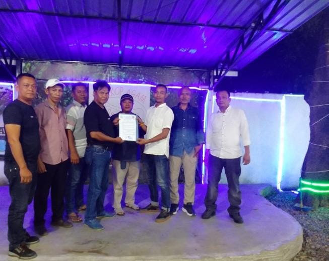 Pemberian Surat Keputusan (SK) kepada Pengurus POKJA KIM khusus dari Pimpinan Cabang FSP KB-SPSI