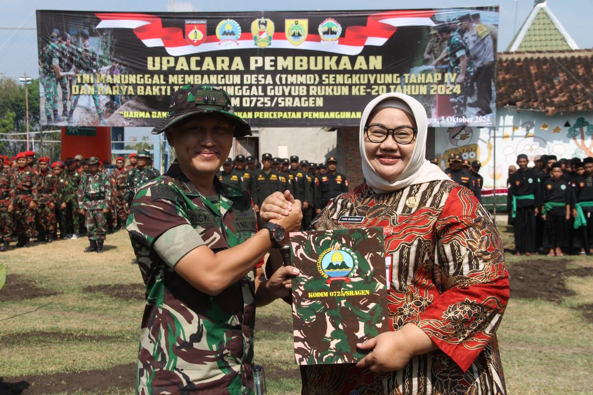 Buka TMMD Sengkuyung tahap IV di Desa Pagak, Bupati Sragen sampaikan dampak positif TMMD