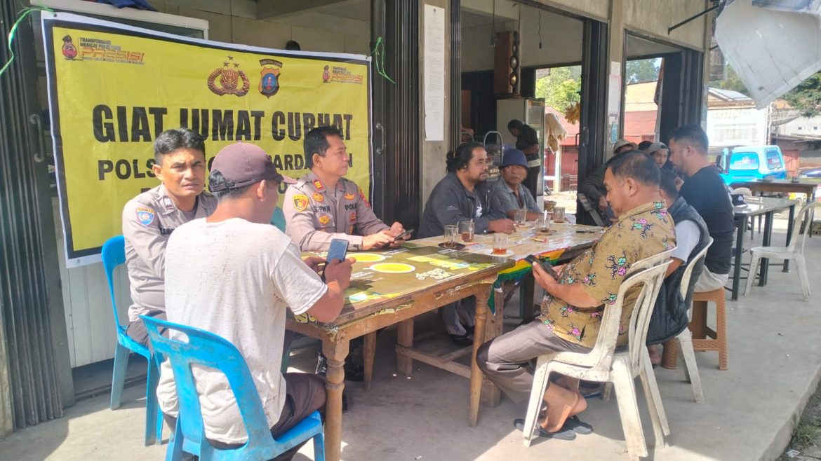 Kapolsek Dolok Pardamean Laksanakan Program Jumat Curhat, Jalin Komunikasi dan Cegah Kriminalitas di Nagori Pariksabungan