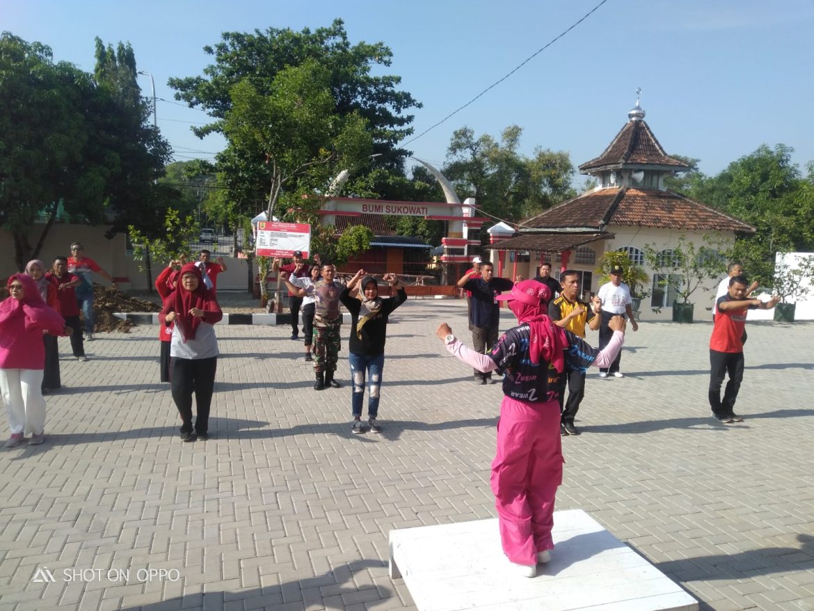 Batuud dan Pegawai Kecamatan Gesi Gerak Bersama, Semangat Senam Jumat Sehat