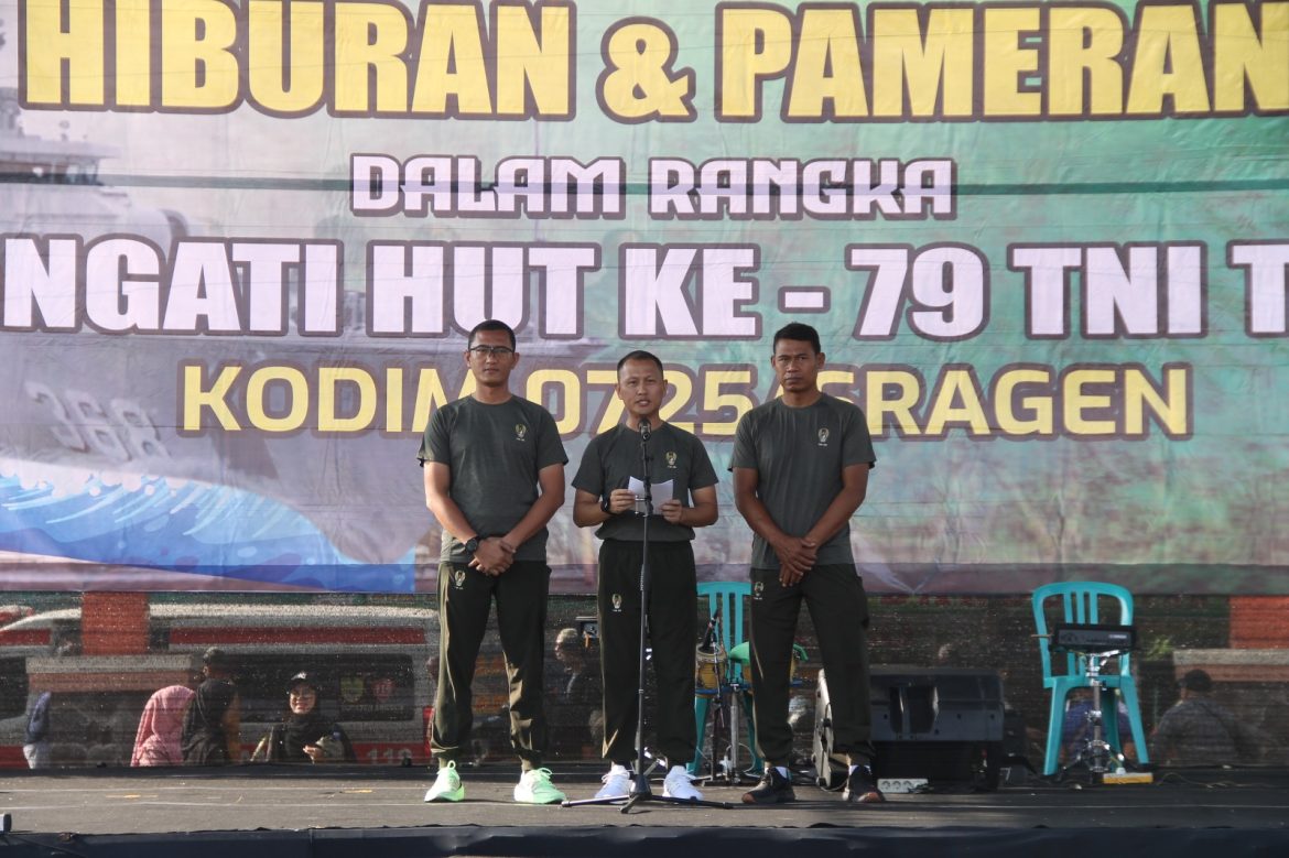 Ribuan warga meriahkan HUT TNI ke-79 di alun alun Sragen