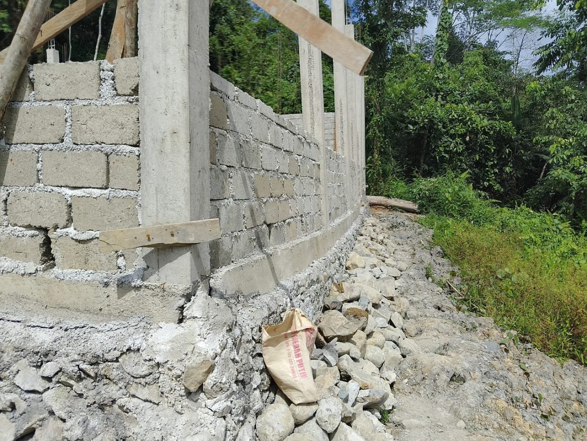 Ada Apa Pondasi Gedung SMK Negeri 2 Namohalu Esiwa*