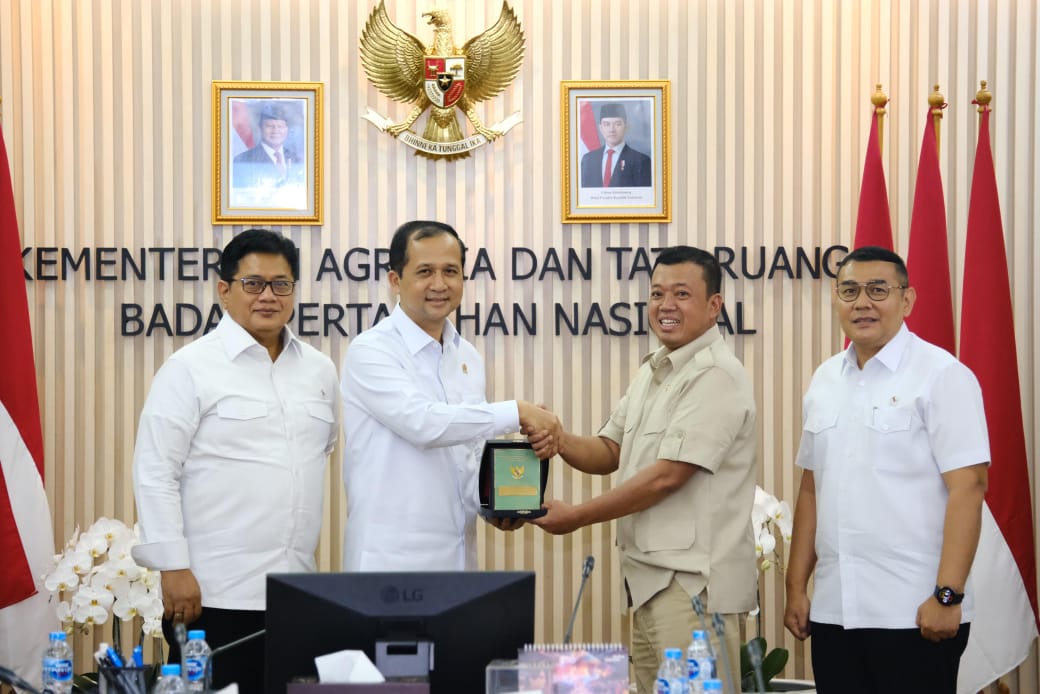 Menteri Nusron dan Menteri Transmigrasi Sepakat Manfaatkan Tanah Telantar Seluas 564.957 Hektare untuk Menyukseskan Program Transmigrasi.