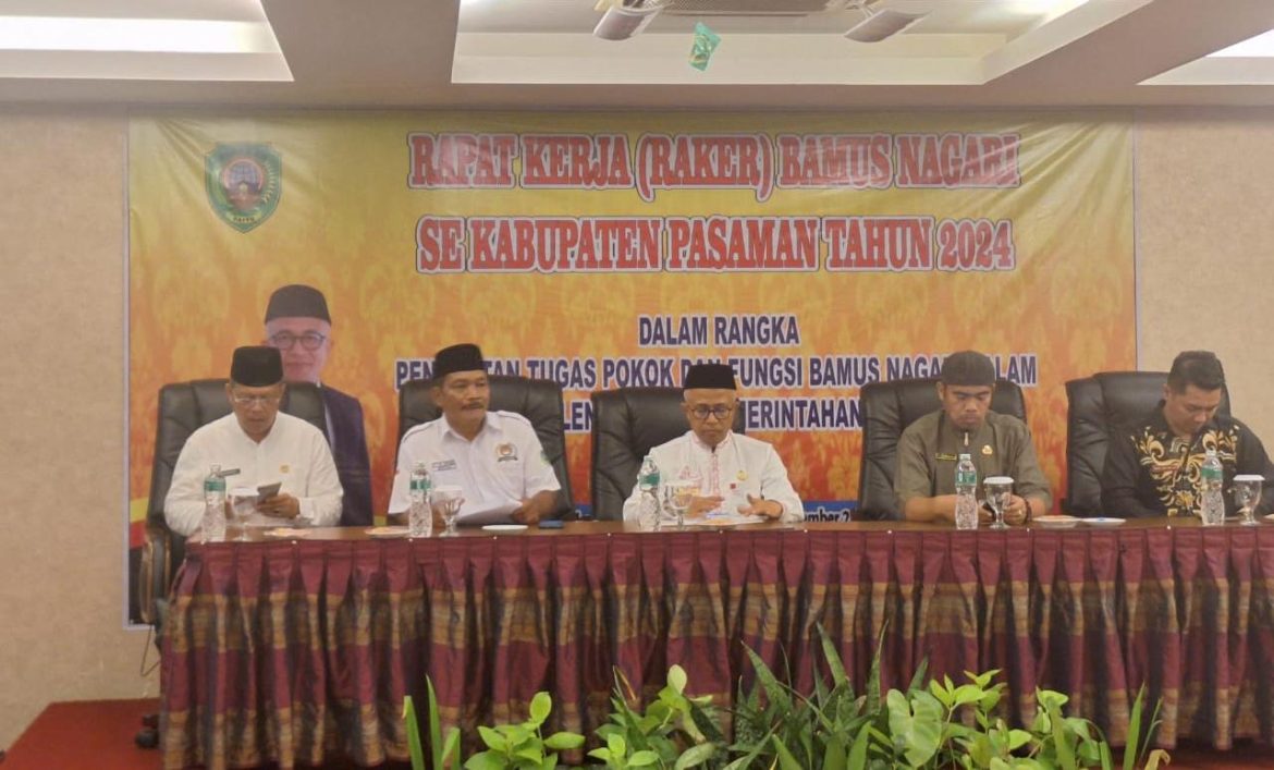 Pjs Bupati Pasaman Edi Dharma Buka Raker Bamus Nagari se-Kabupaten Pasaman di Hotel Axana Padang