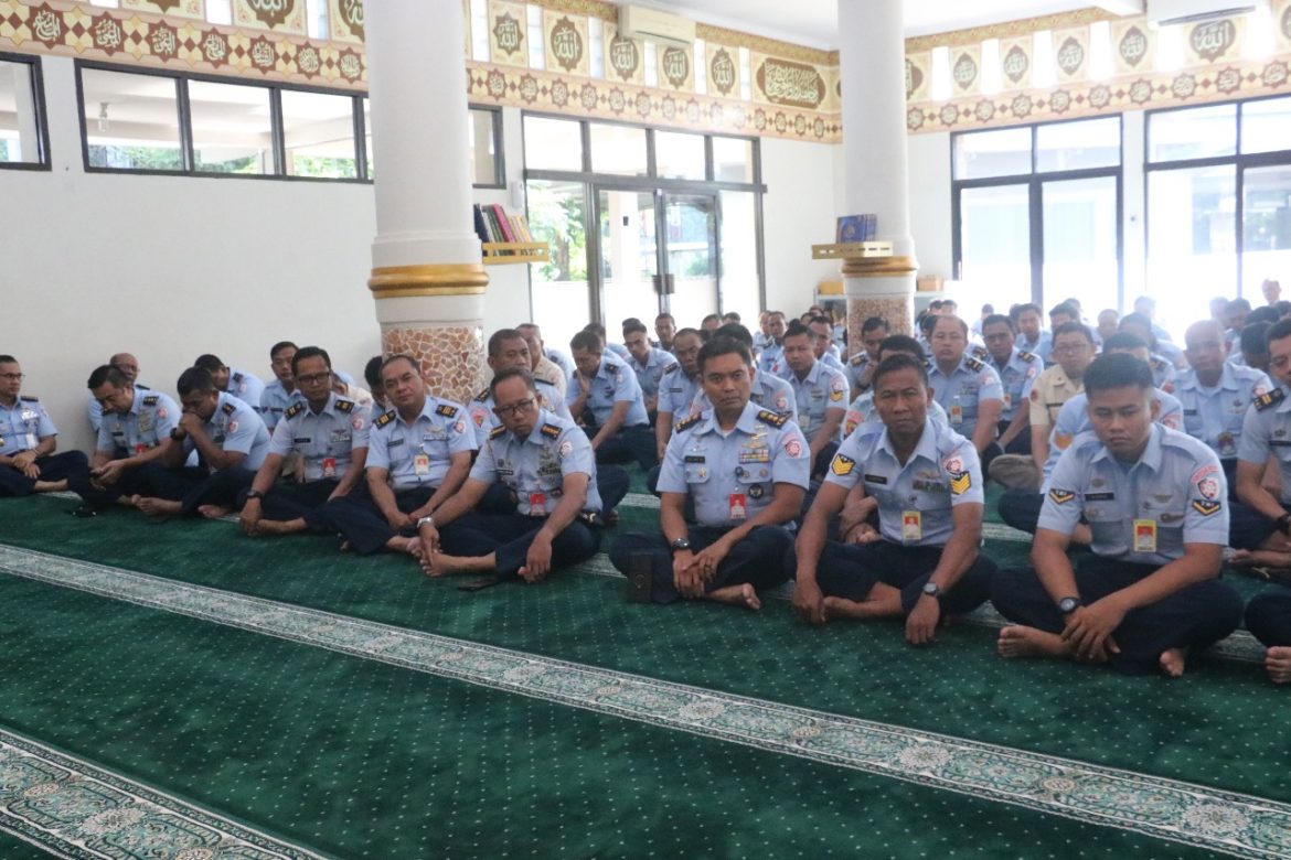 Koops Udara I Adakan Kajian Fikih tentang LGBT