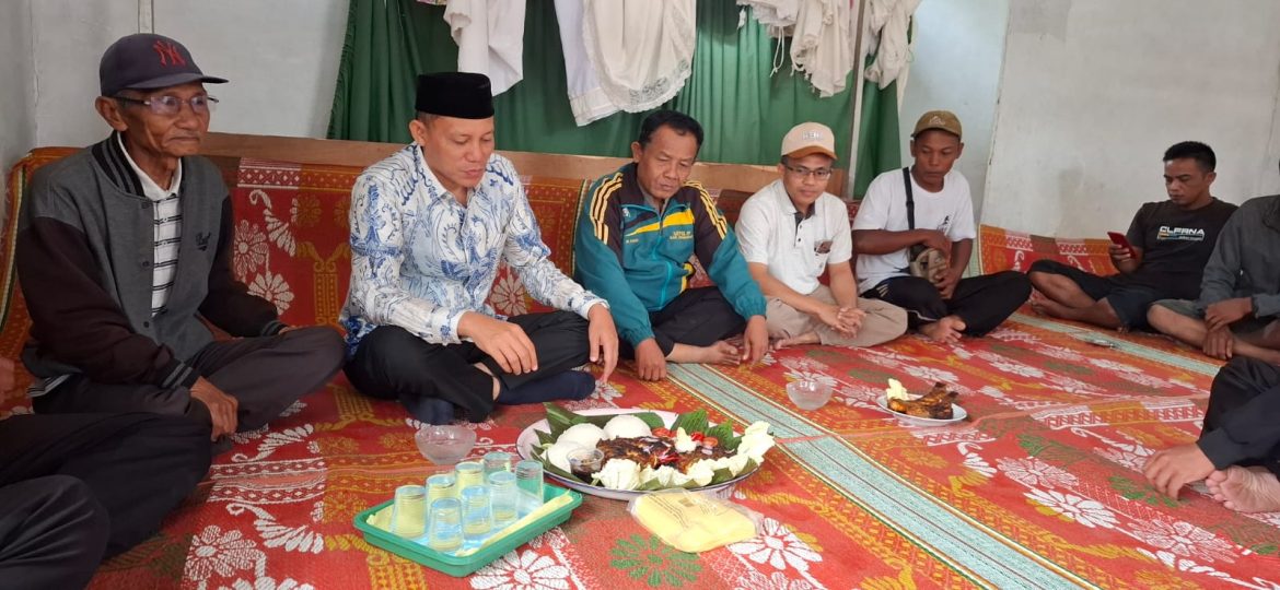 Disambut hangat warga, Bupati Sabar AS buka ikan larangan secara tradisional tanpa alat di Jorong Koto Tangah.