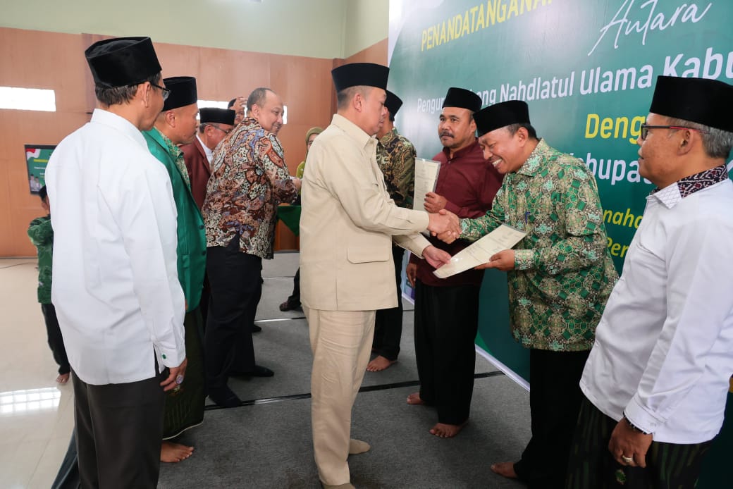 Saksikan Penandatanganan PKS antara Kantah dengan PCNU di Jabar, Menteri Nusron Dorong Sertipikasi Tanah Wakaf untuk Cegah Sengketa dan Konflik