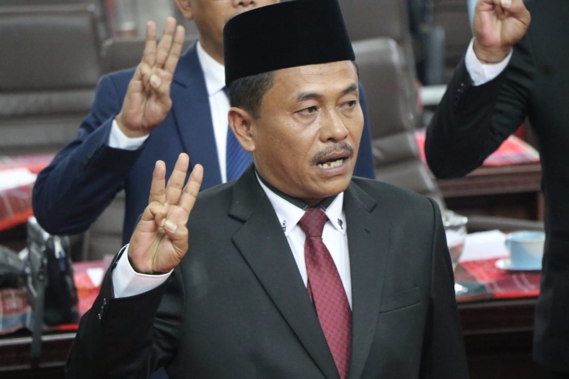 *Pelantikan dan pengambilan Sumpah anggota DPRD Toba*