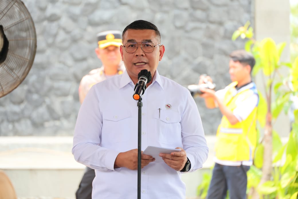 Tegaskan Kepastian Hukum Tanah Warga Negara, Menko AHY dan Wamen Ossy Serahkan Setipikat Tanah untuk Warga Lebak