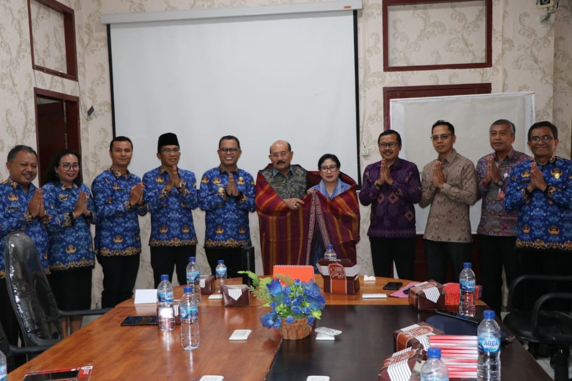 Kunjungan Pemkab Karangasem/Bali ke Toba, Diskusi Hal Pariwisata*