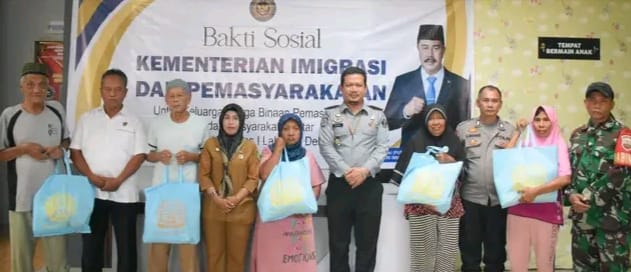Kementerian Imigrasi dan Pemasyarakatan Peduli Rutan Labuhan Deli Bagikan Sembako Kepada Masyarakat