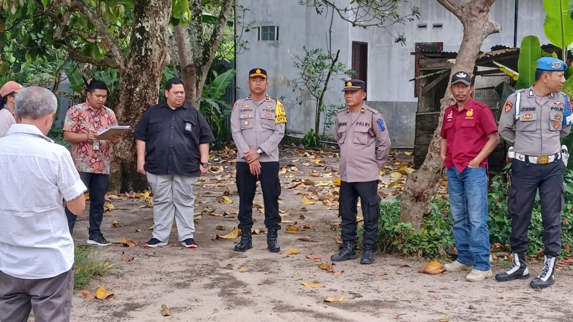 *Jannes Sibuea Turunkan Dua Alat Berat Untuk Eksekusi Pengosongan Tanah Miliknya*