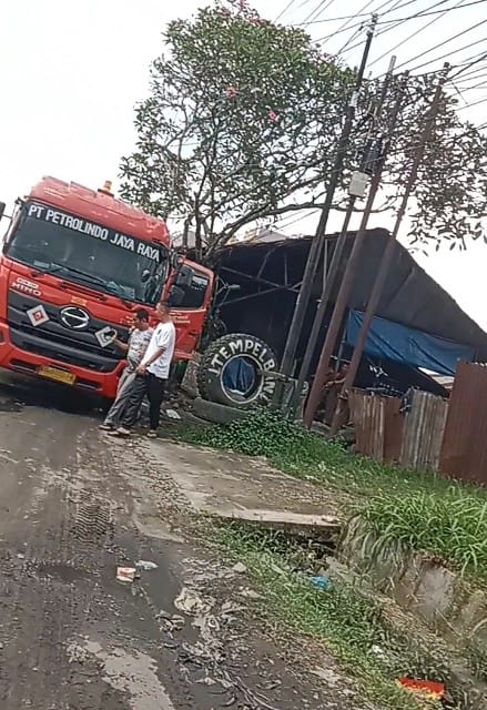 Skandal BBM Subsidi: Supir Truk Pertamina Diduga “Kencing BBM”, Bersekongkol dengan Mafia Minyak dan Diancam Pasal Berlapis.