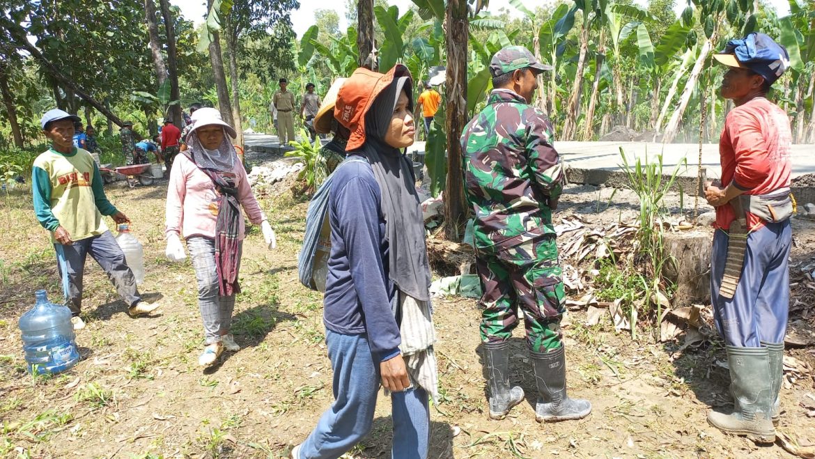 Srikandi Kalinanas Turut Berperan Penting Dalam TMMD