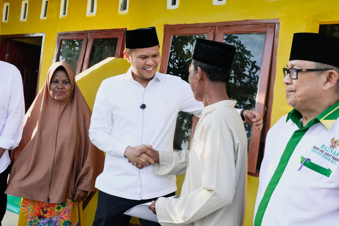 Rumah Baru, Harapan Baru: Wabup Sergai Serahkan Bantuan Bedah Rumah untuk Korban Kebakaran