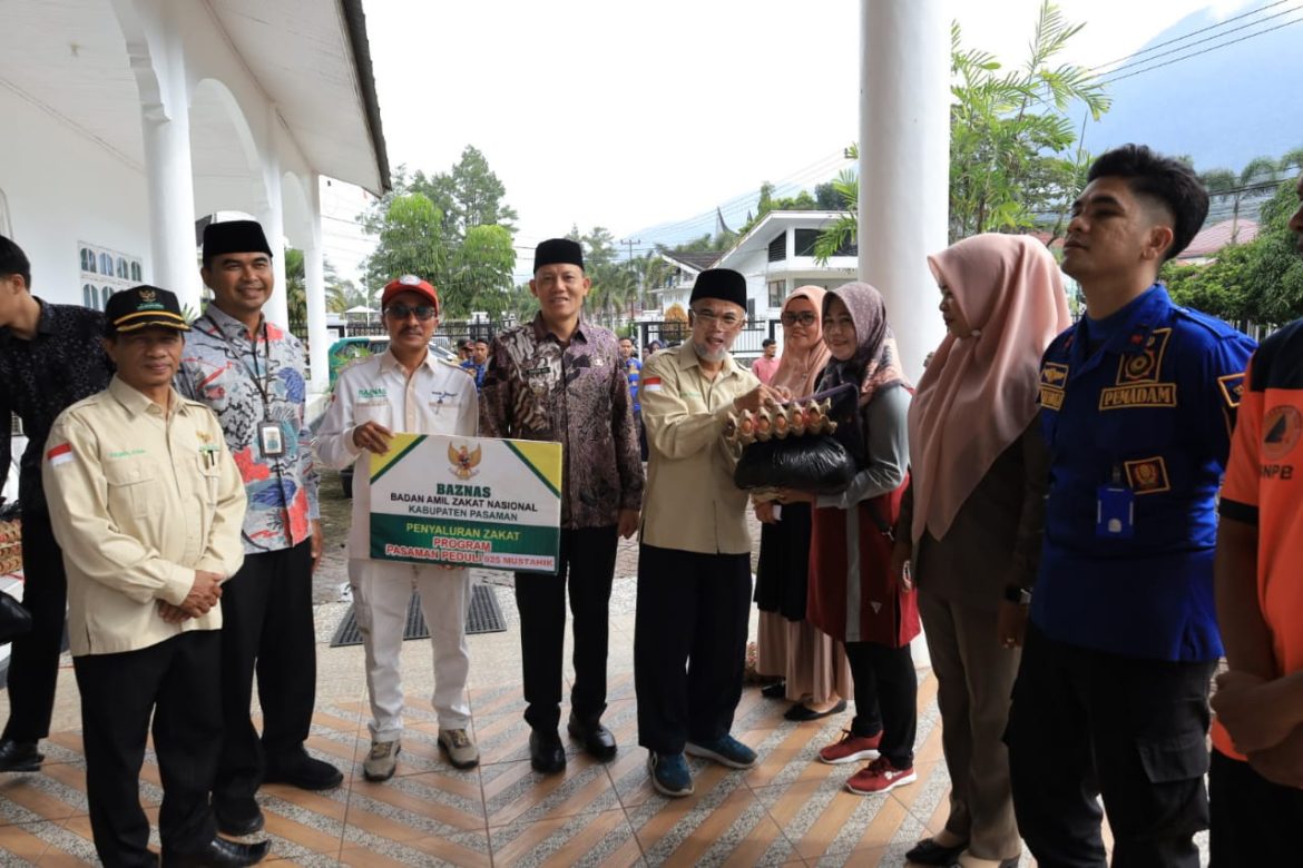 Jumlah Penerima Bantuan Zakat Lebaran Meningkat, Bupati Sabar AS Beri Apresiasi Kinerja Baznas Pasaman