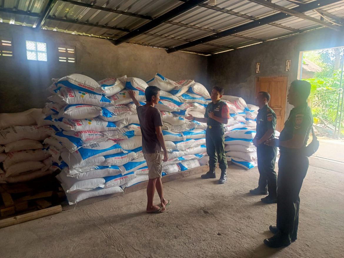 Jumarno Awasi Distribusi Pupuk, Pastikan Kelancaran Hingga ke Petani