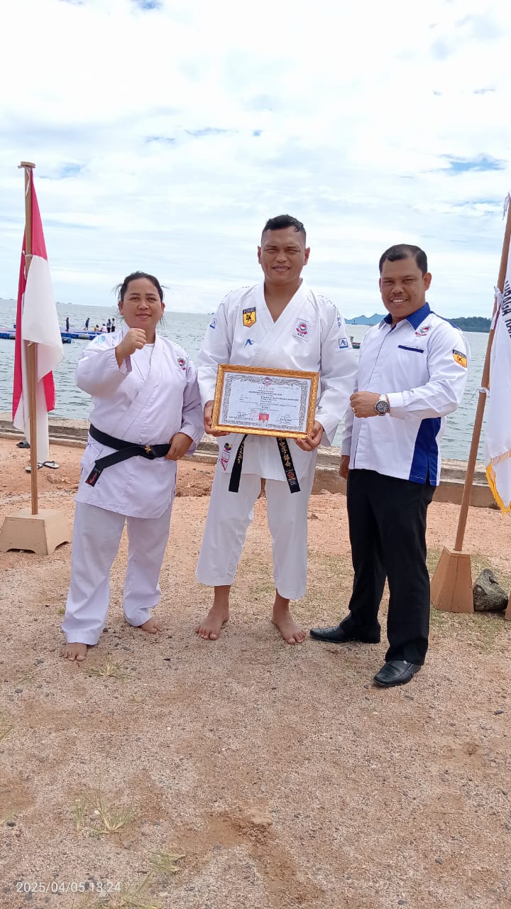 Dua Pelatih bertangan dingin KKI Sibolga Resmi Panjaitan dan Ridho Hutabarat Mendukung Program Walikota Sibolga memajukan olahraga Karate di Sibolga