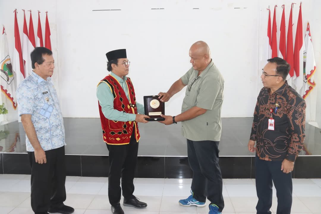 KUNJUNGAN KERJA ANGGOTA DPD RI PDT. PENRAD SIAGIAN, S.Th, M.Si BERSAMA ROMBONGAN DI KABUPATEN NIAS UTARA