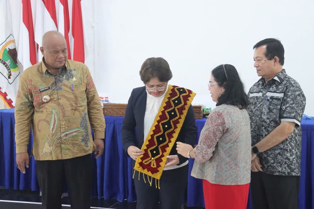 KUNJUNGAN KERJA KETUA KOMITE II DPD RI, DR. BADIKENITA BR. SITEPU Di KABUPATEN NIAS UTARA