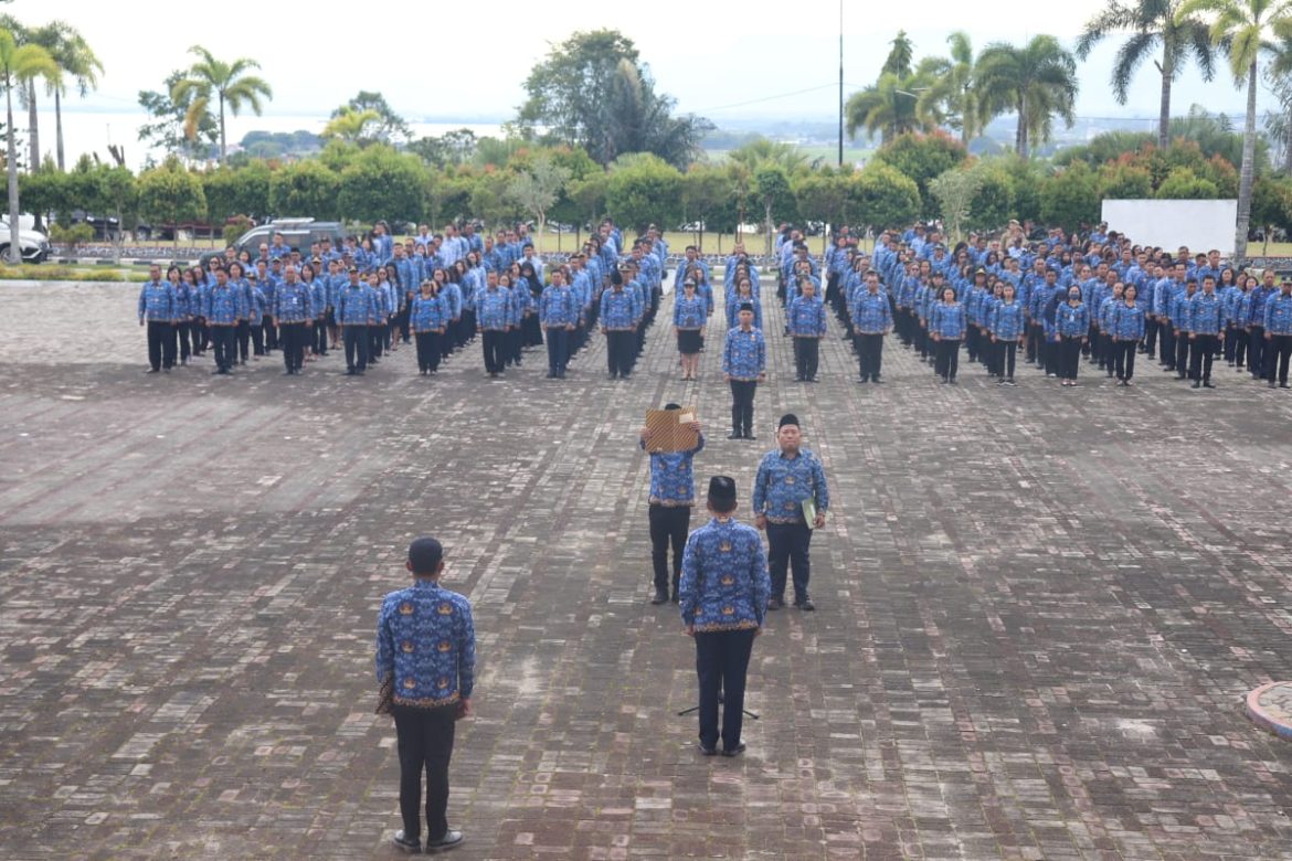 *Upacara Hari Kesadaran Nasional, Wabup Toba : Tunjukkan Dirimu Layak Dihargai*