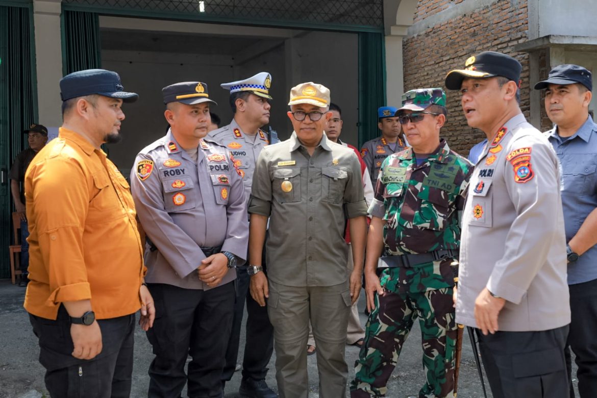 Pjs Bupati Pasaman Dampingi Ketua Bawaslu Pusat, Kapolda Sumbar, Danrem 032 Monitoring pelaksanaan PSU Pasaman,