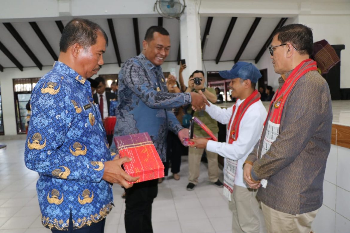 *Bupati Toba Sambut Kehadiran Wamen Pendidikan dan Anggota Komisi X DPR RI*