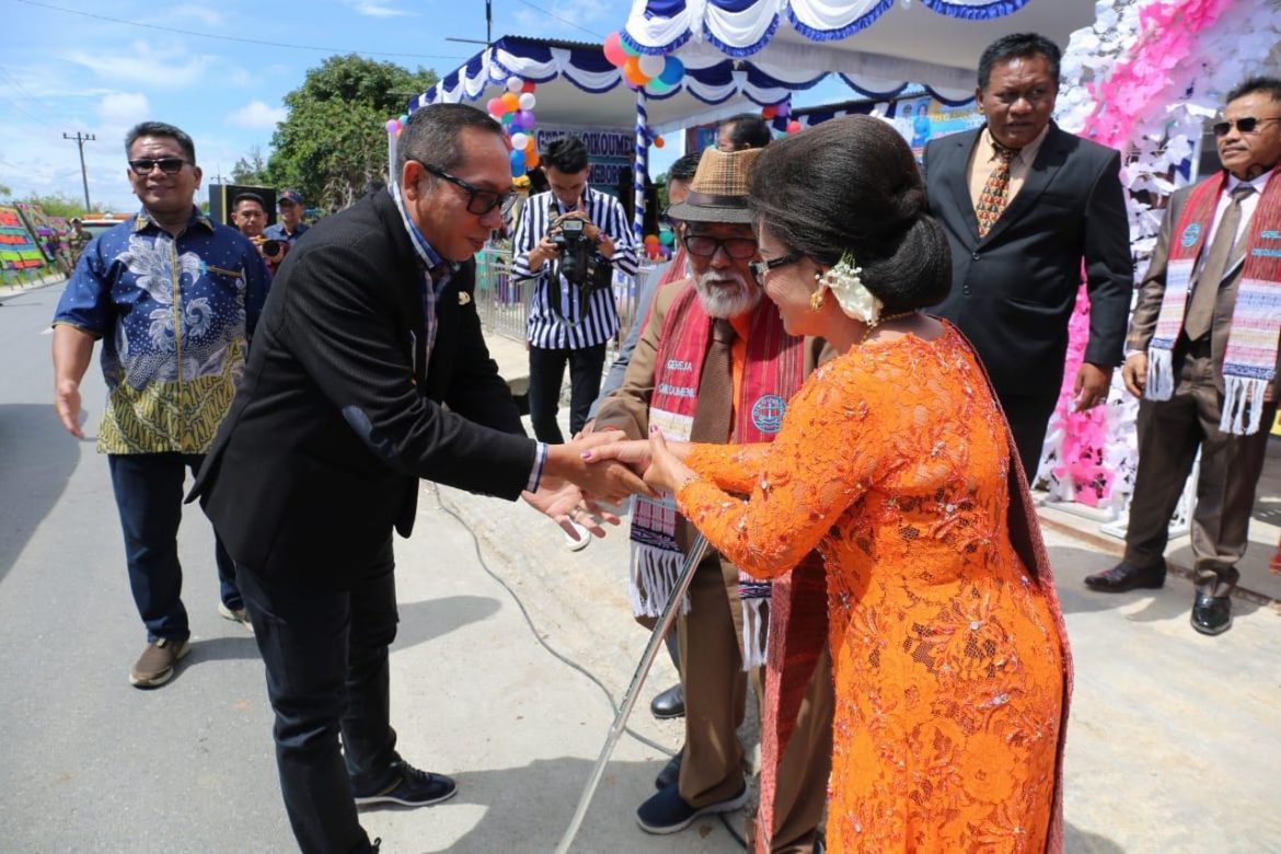 Bupati Taput JTP Hutabarat Hadiri Peresmian Gedung Gereja Oikumene Lobusiregar, Apresiasi Keperdulian Basirun Silalahi.