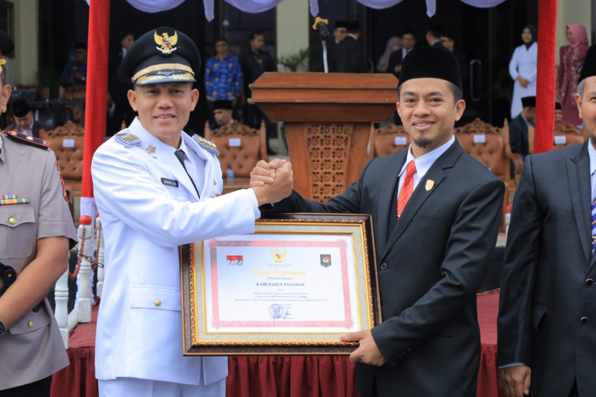 Bupati Sabar AS Pimpin Upacara, Gelar 3 hari Peringatan sekaligus, di Halaman Kantor Bupati