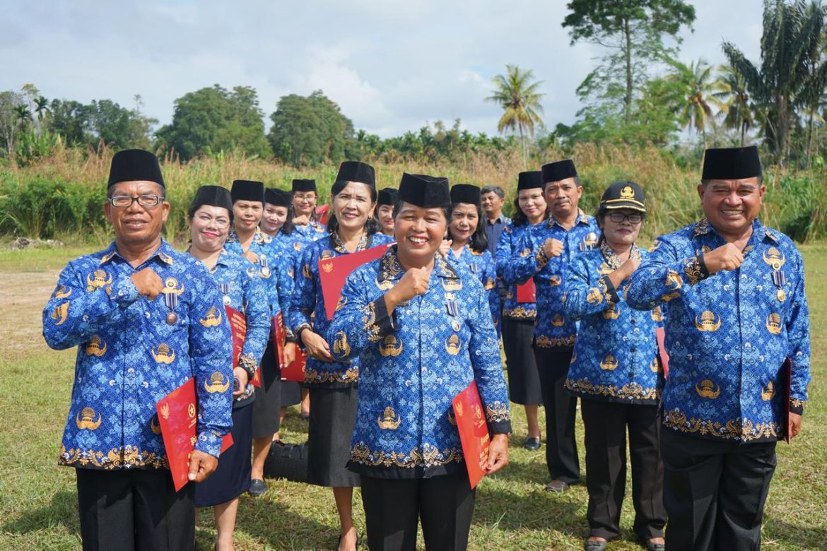 Bupati Taput Pimpin Upacara Hardiknas 2025 di Garoga, Tegaskan Komitmen Pemerataan Pendidikan