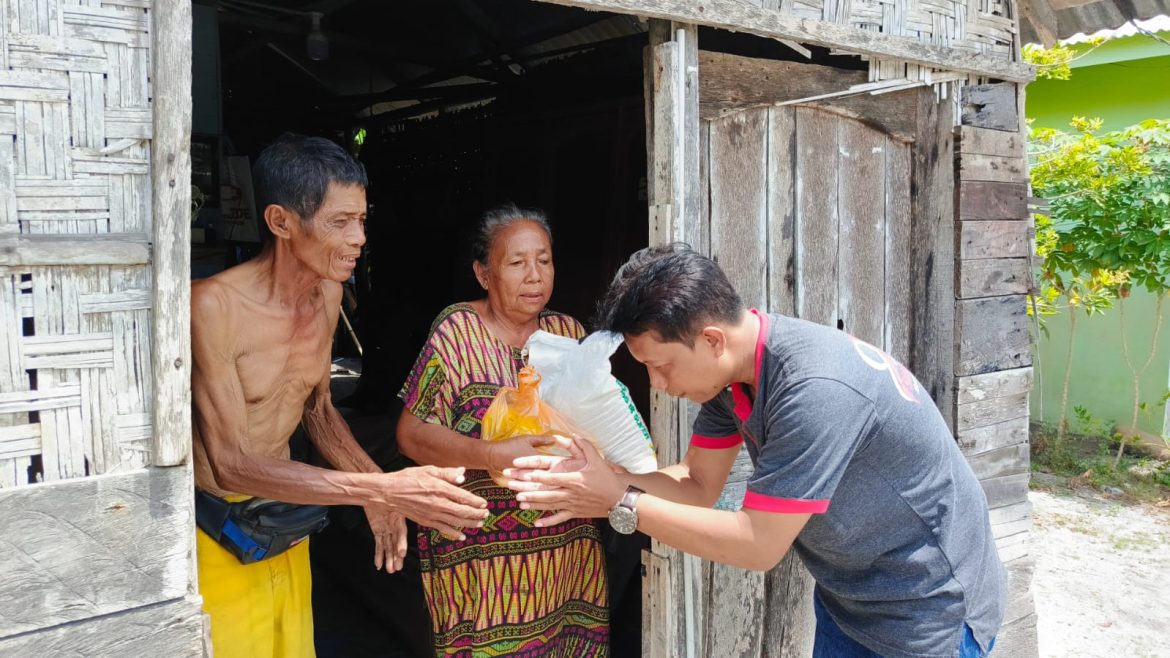 Beras Tinggal Satu Muk,Pasangan Suami Istri Sedih Belum Makan Siang