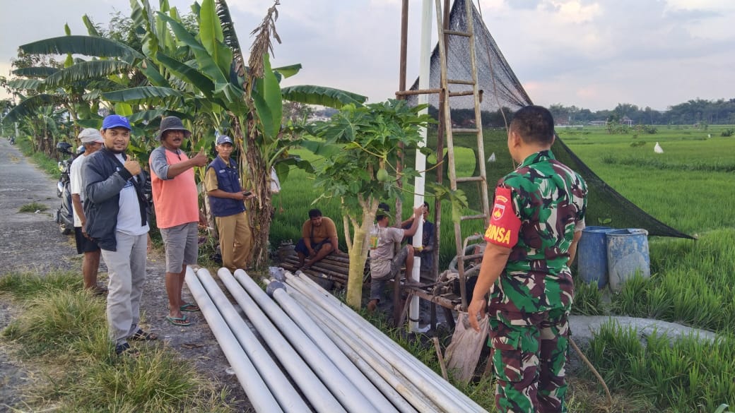 Sinergi Babinsa Nogosari Dan Distan Pastikan Kondisi Pompa Air