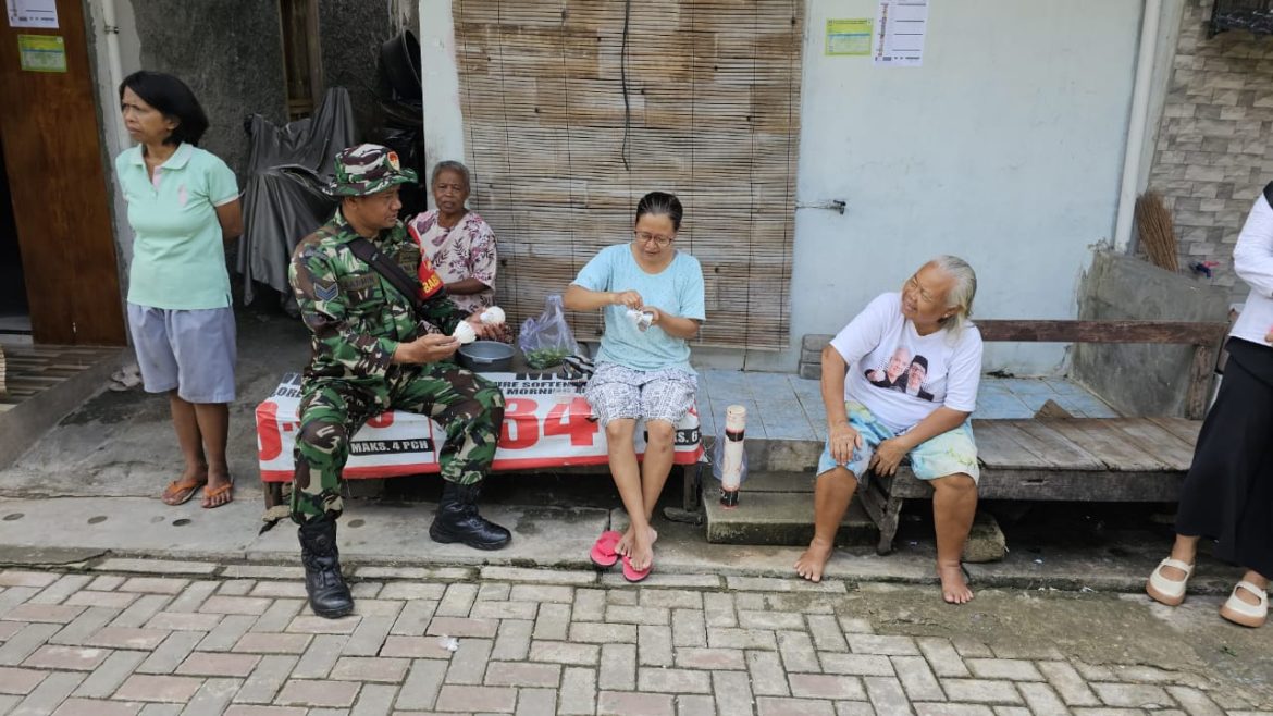 Tanpa Syarat, Tanpa Pamrih Ketulusan Hati Babinsa Tipes Dampingi Pelaku UMKM Shuttlecock