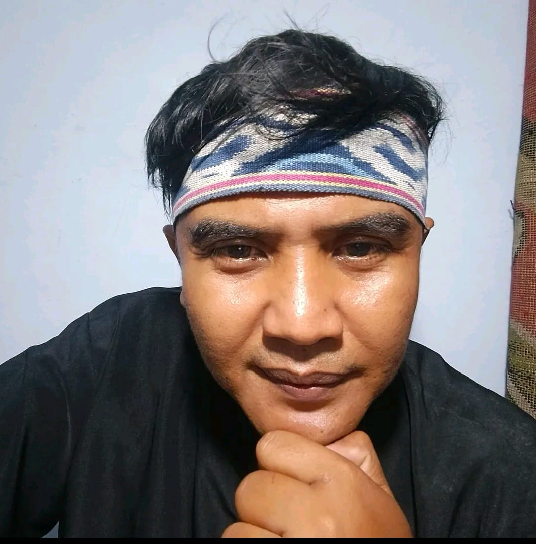 Anak pengamen jalanan mengubah hidupnya jadi konten kreator
