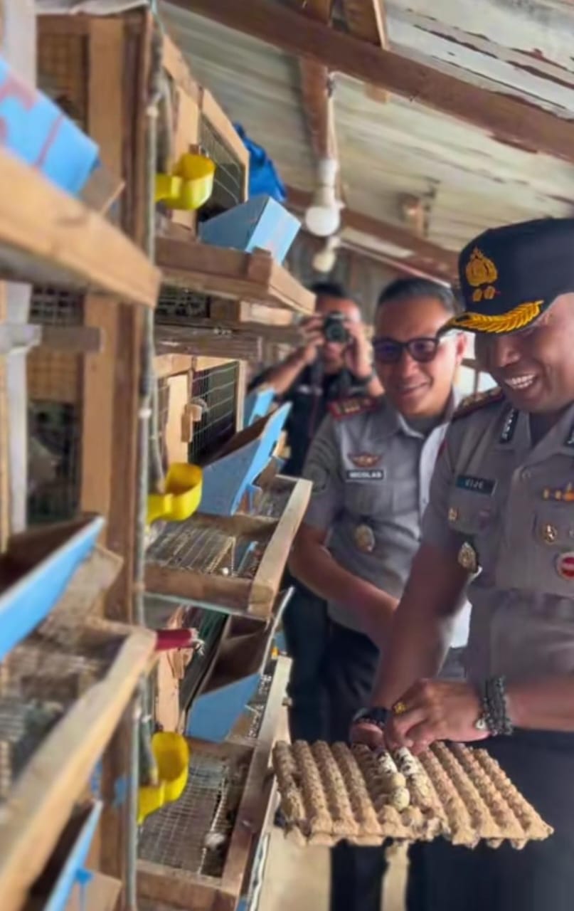 Kunjungan kapolres Toba AKBP Vinsensius Jimmy paparapaga dalam rangka mempererat sinergi silaturahmi Kepala rutan balige David Nicolas bersama pejabat struktural dan jajaran petugas