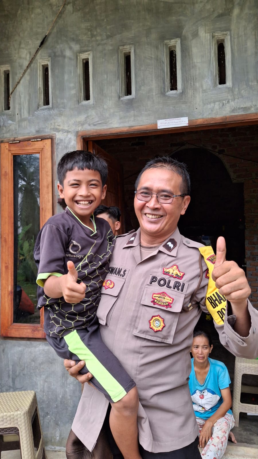 Bhabinkamtibmas Kelurahan Kwala Bingai Motifasi Semangat Anak-anak usia dini agar tidak kecanduan Gadget HP..