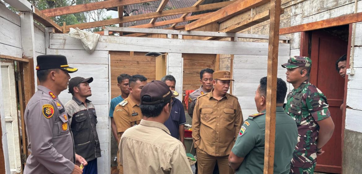 Bupati Tinjau Korban Bencana Angin Kencang