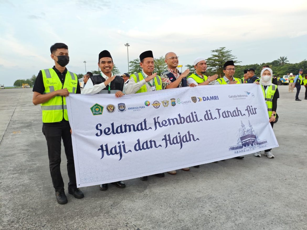 Bea cukai Kuala Namu Sambut Kepulangan Kloter Pertama Jemaah Haji Embarkasi Medan