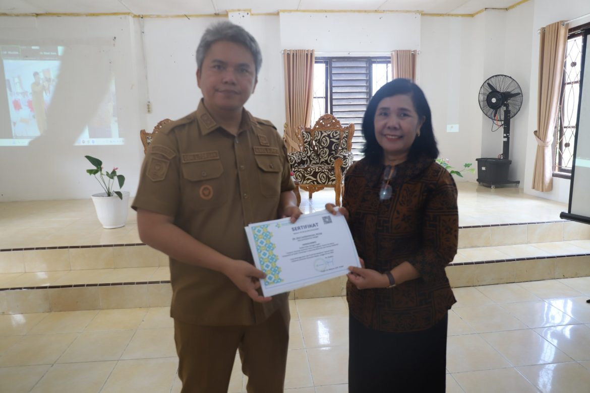 Wakil Bupati Tapanuli Utara Jadi Narasumber Kuliah Pakar Prodi DIII Kebidanan Tapanuli Utara