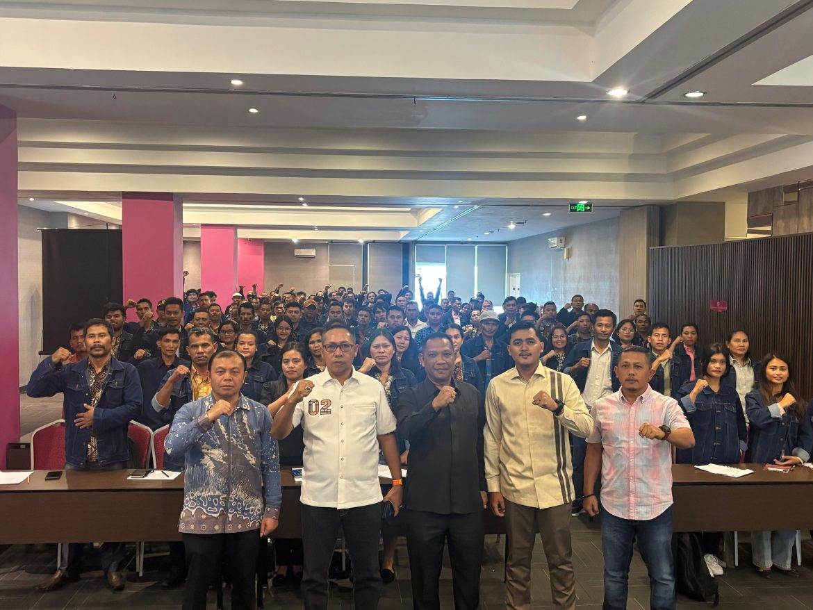 Bupati Taput Buka Bimtek Peningkatan Kapasitas Kepala Desa dan Perangkat Desa TA. 2025